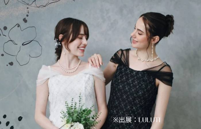 LULUTIで人気のレンタルドレスを着用した女性のイメージ