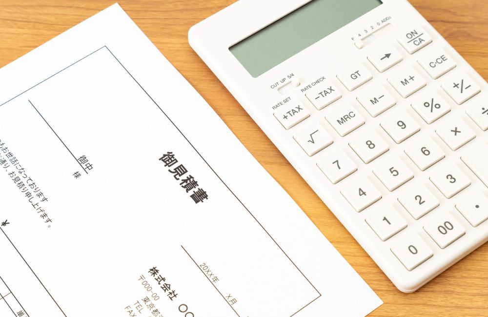 レンタルドレスの返却遅延による延滞料金や追加費用をイメージした画像